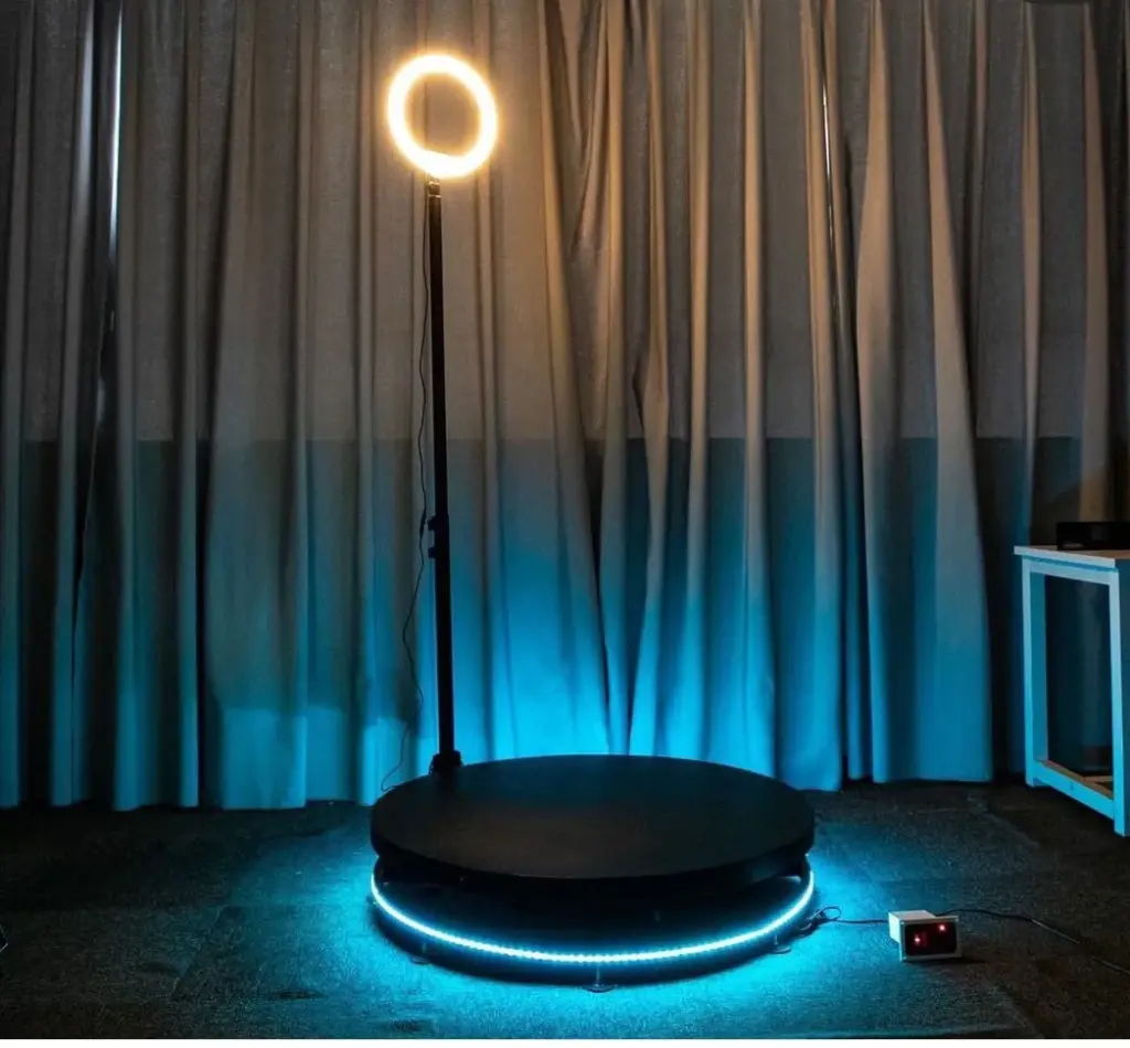 alquilar cabina giratoria 360 en Móstoles